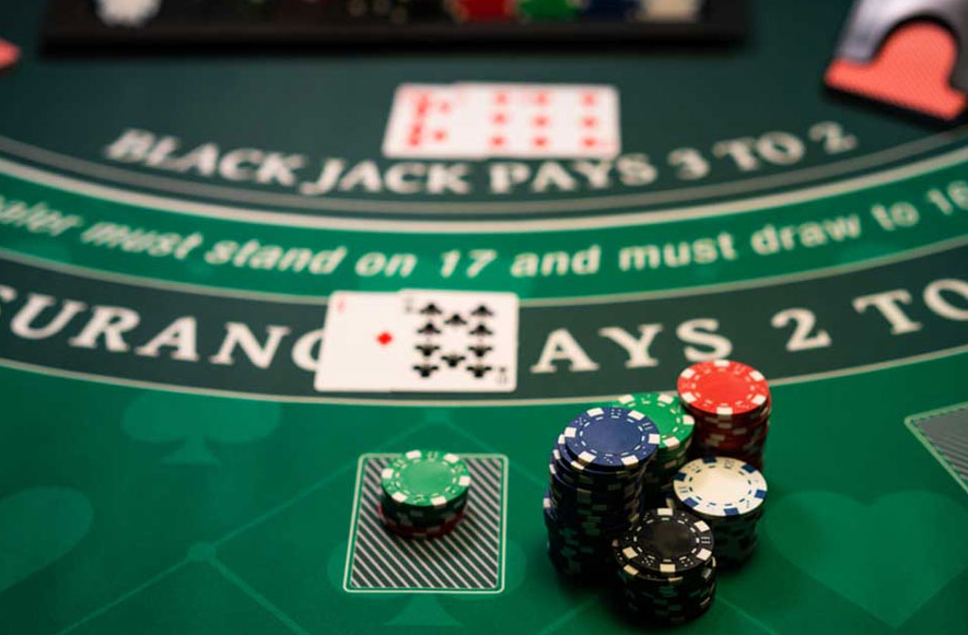 Luật Chơi Xì Dách Cơ Bản và Tính Điểm tại E2Bet